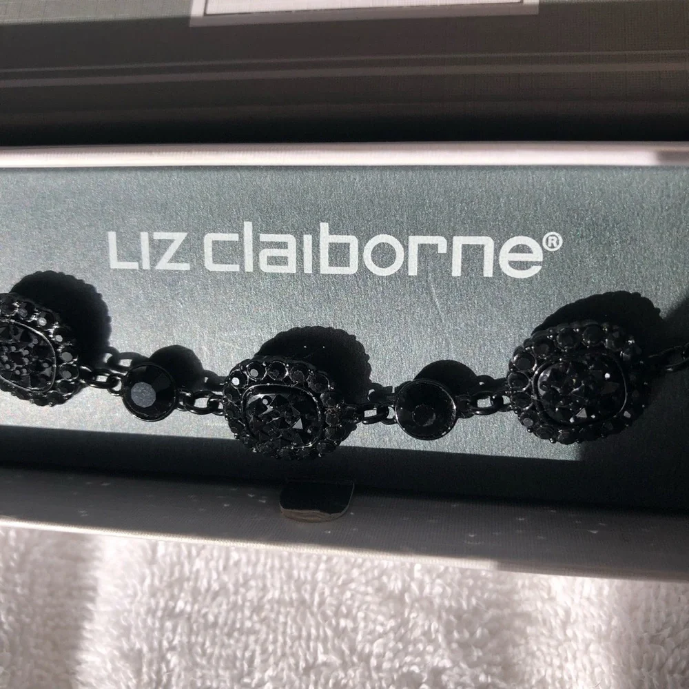 Liz Claiborne‎ Black Bracelet with Polished Beads